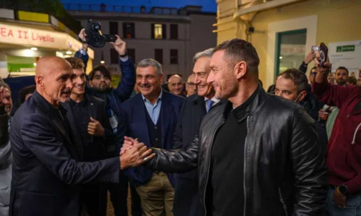 Francesco Totti E Luciano Spalletti Pace Fatta Con Un Abbraccio