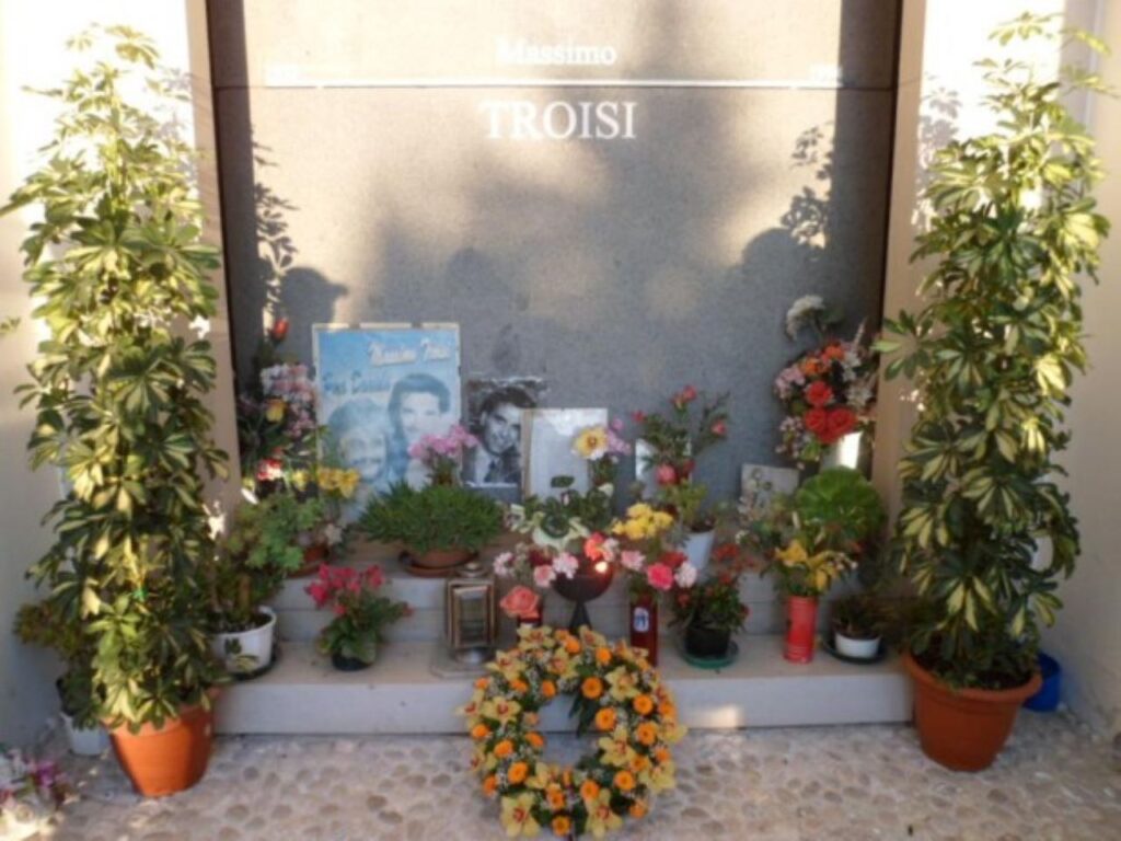 Tomba di Massimo Troisi