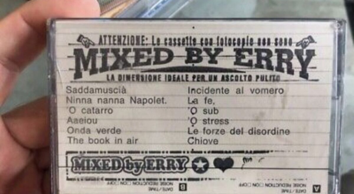 Mixed by Erry, una musicassetta falsa 