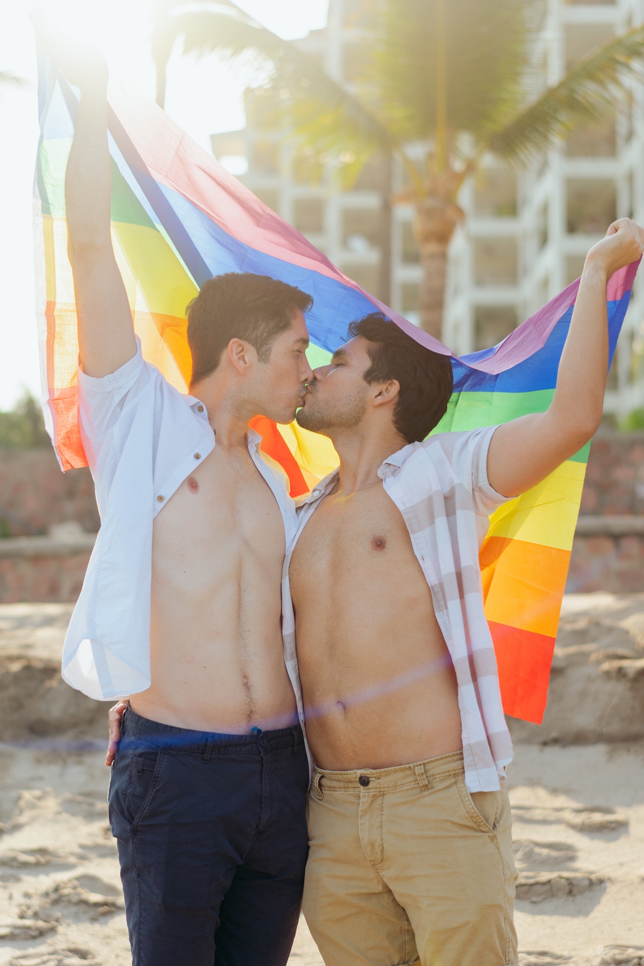 Ragazzi gay bandiera lgbt