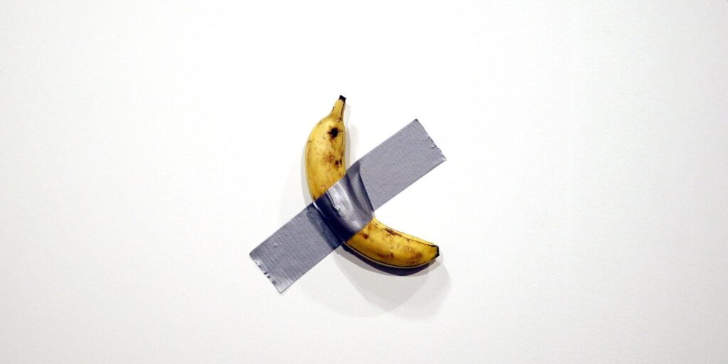 Comedian, l'opera d'arte nota come la banana di Maurizio Cattelan