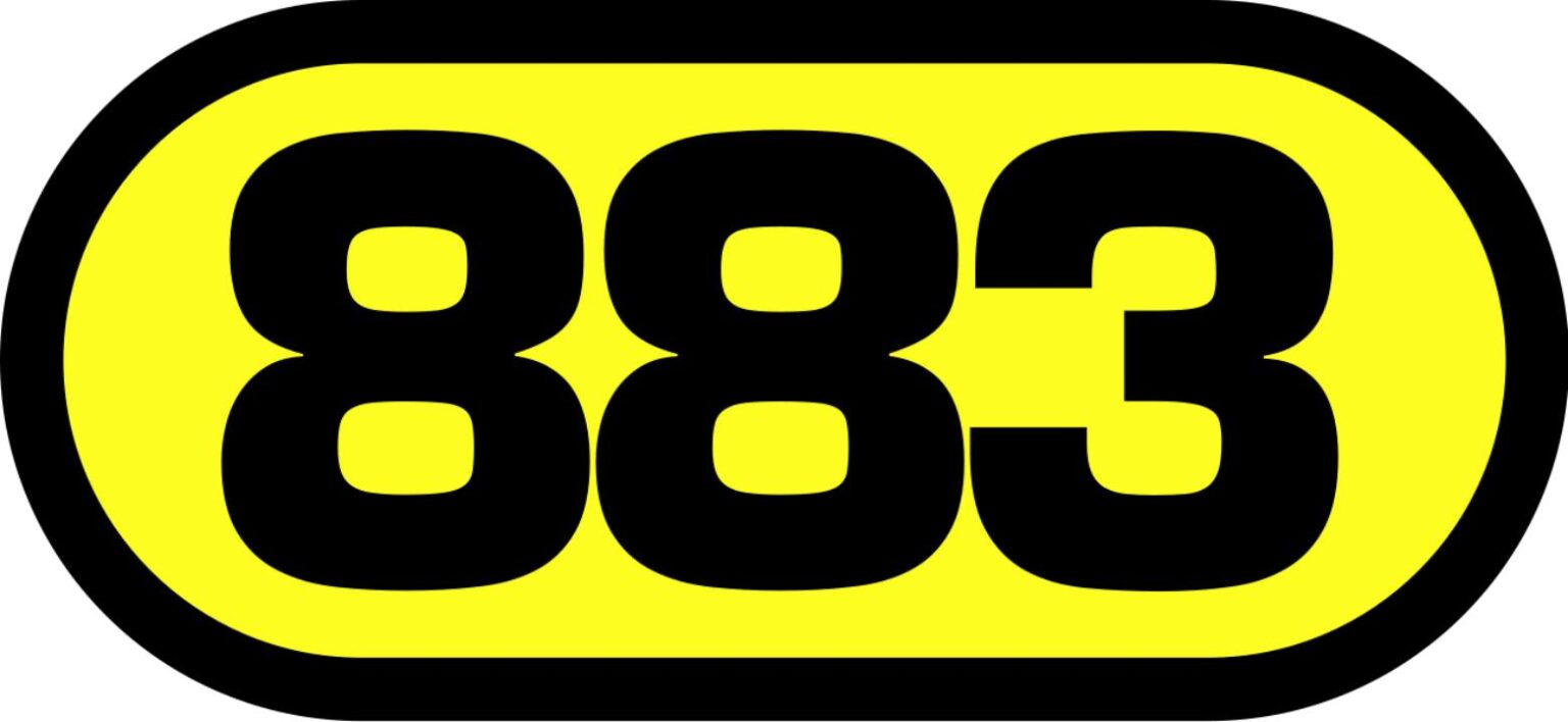 883