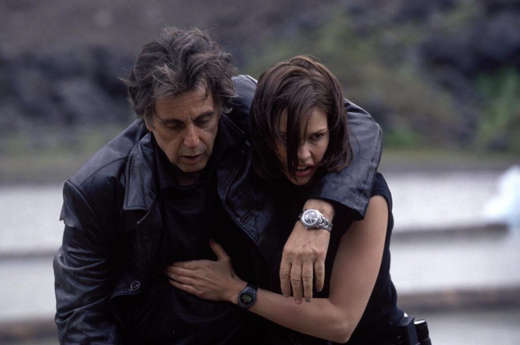 Hilary Swank e Al Pacino in una scena di Insomnia