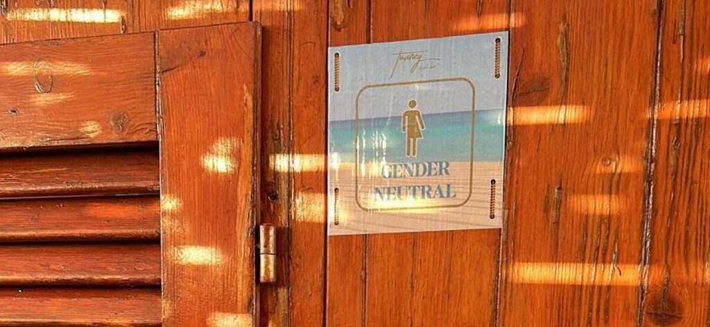 Bagno gender neutral lido in provincia di Taranto
