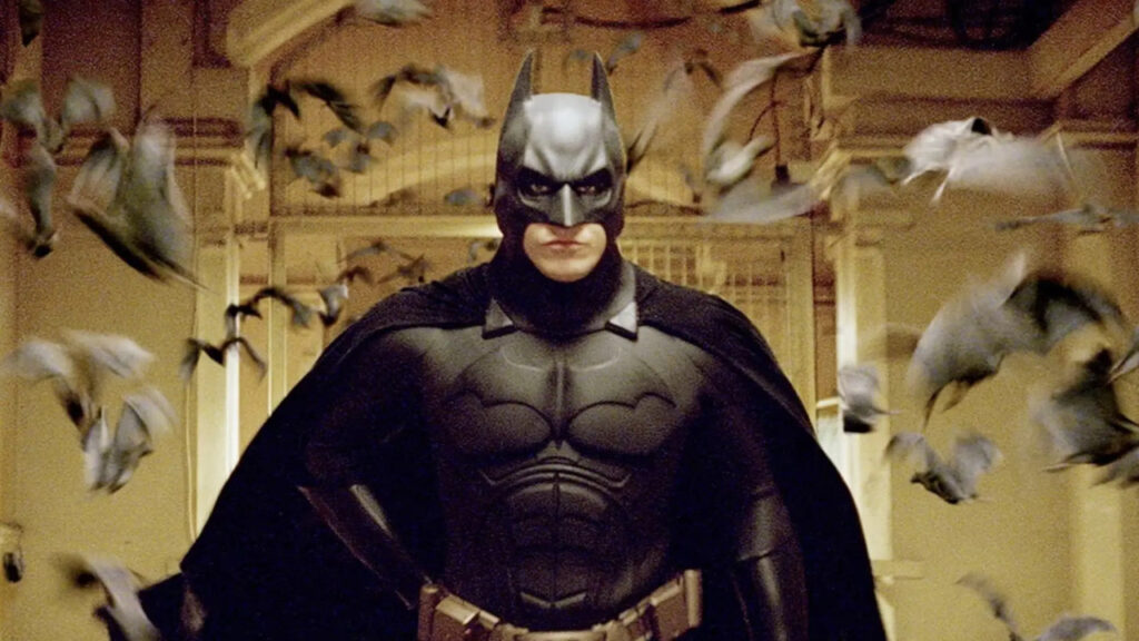 Christian Bale è Batman in Batman Begins. Fonte: WARNER BROS.