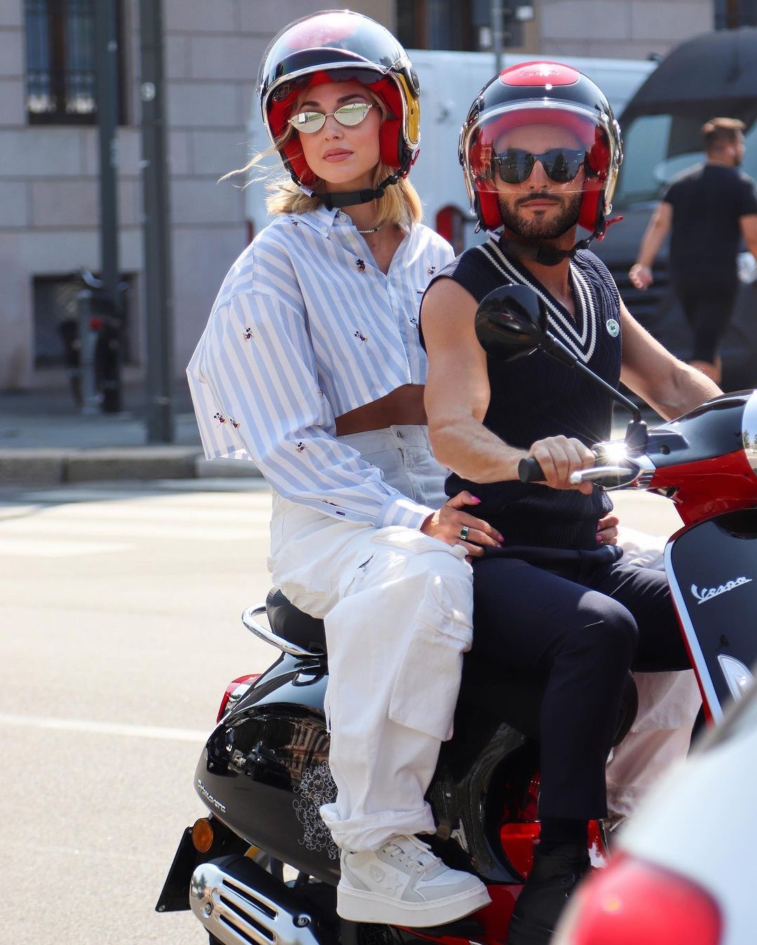 Chiara Ferragni in scooter con Fabio Maria Damato