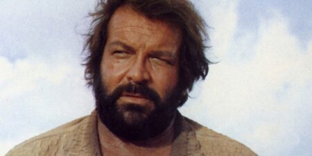 Frame che ritrae Bud Spencer