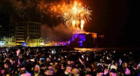 Fotografia che ritrae i festeggiamenti di Capodanno 2024 a Napoli