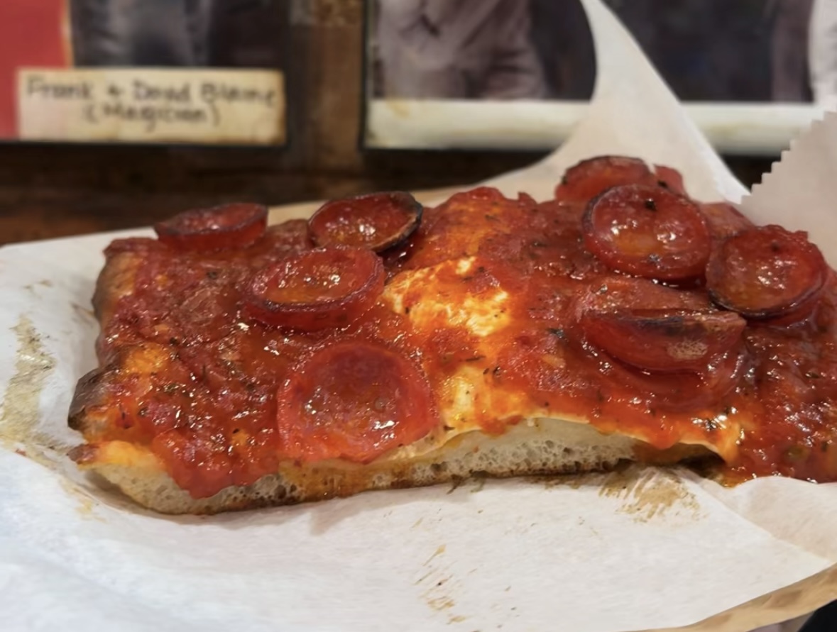 Una fetta di Pepperoni da Prince Street Pizza