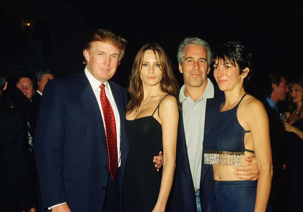 Una foto di Epstein con Donald Trump