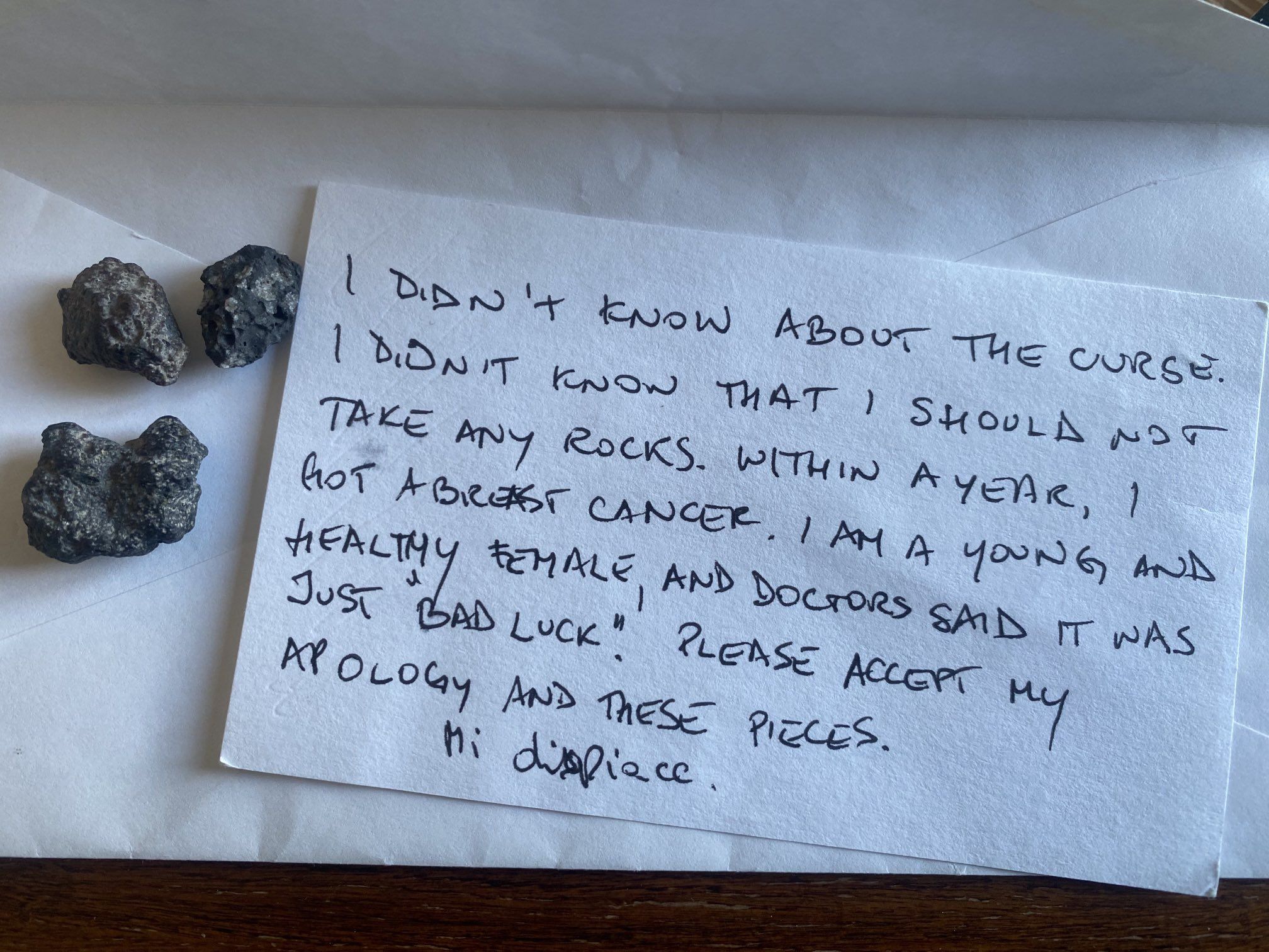 La lettera di una turista che restituisce pietre prese a Pompei 