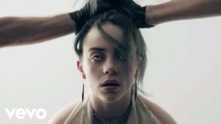 Billie Eilish in un frame di Bury Me A Friend [Youtube]