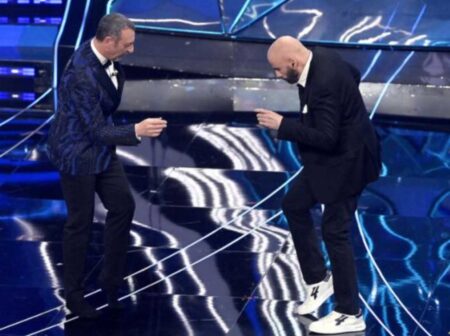 John Travolta e Amadeus a Sanremo 2024