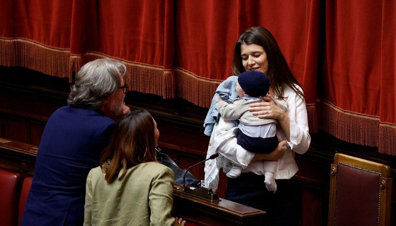 Gilda Sportiello, il discorso della deputata M5S è virale: “Ho scelto di essere madre ma ho abortito e non me ne vergogno”