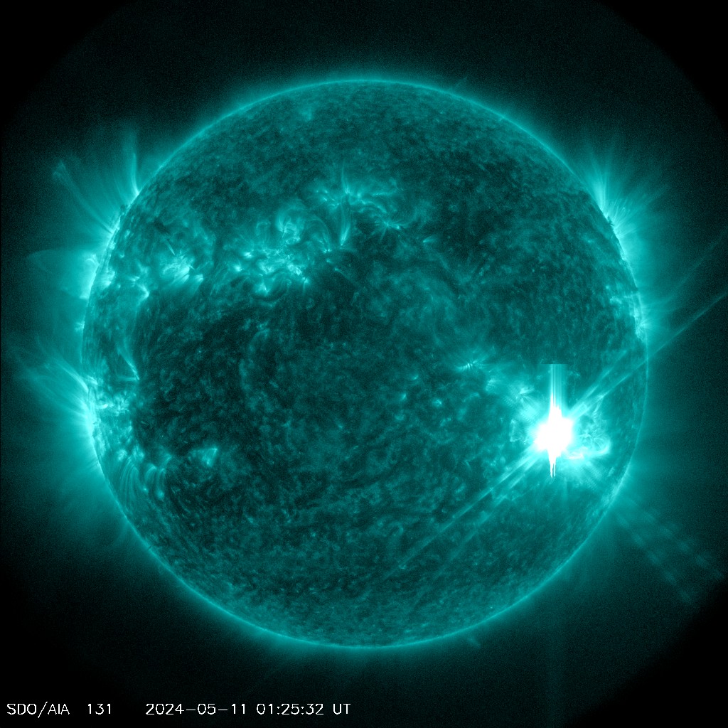 Sole che brilla (fonte NASA SDO AIA 131)