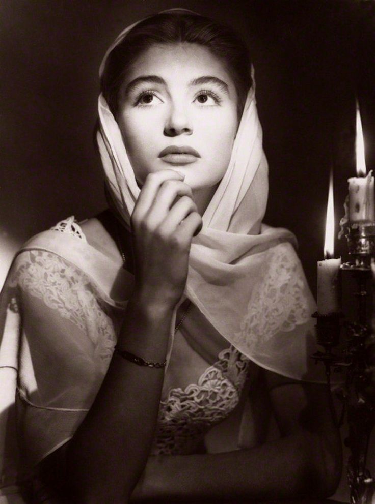 Anouk Aimée in La salamandra d'oro