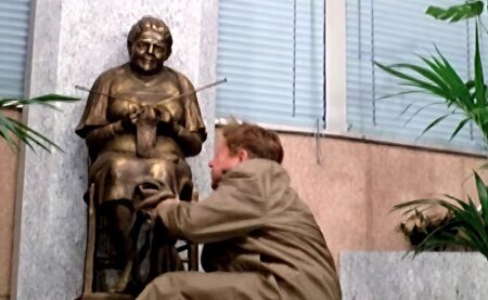 Fantozzi e Statua