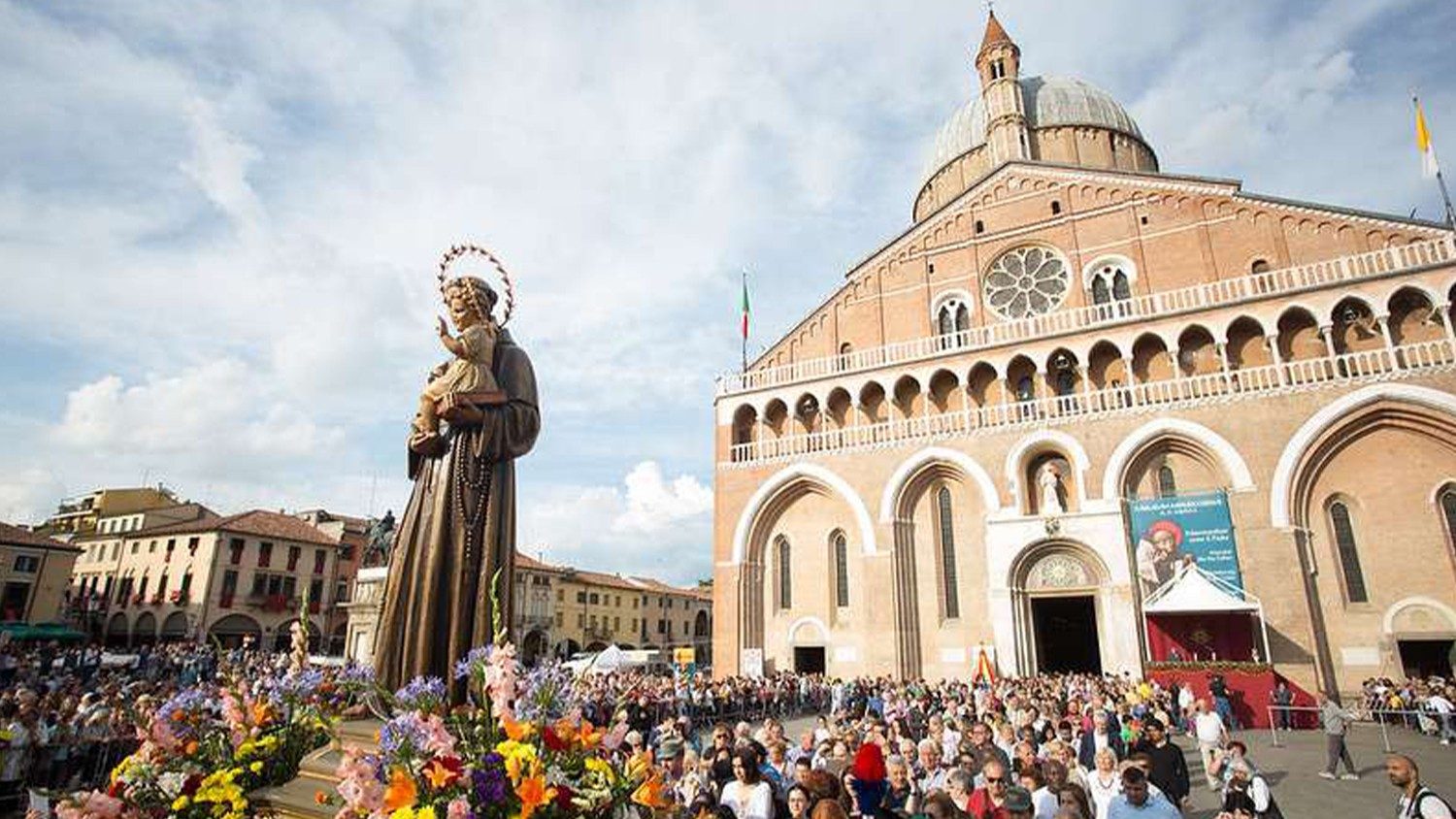 Festa di Sant’Antonio, i rituali più efficaci per trovare le cose smarrite(e il fidanzato) Festa di Sant’Antonio, i rituali più efficaci per trovare le cose smarrite(e il fidanzato)