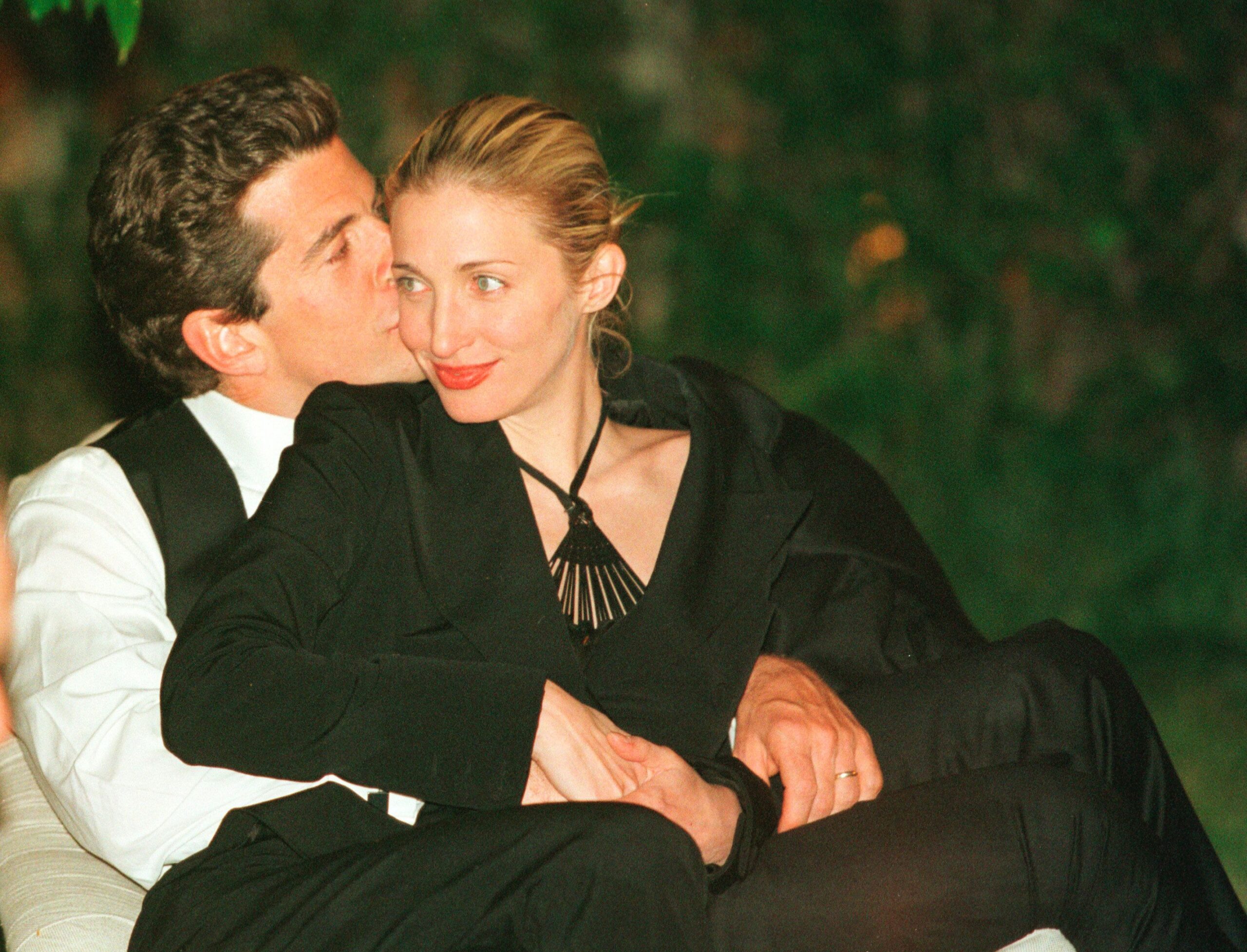 John Fitzgerald Kennedy Jr. e la moglie Carolyn Bessette