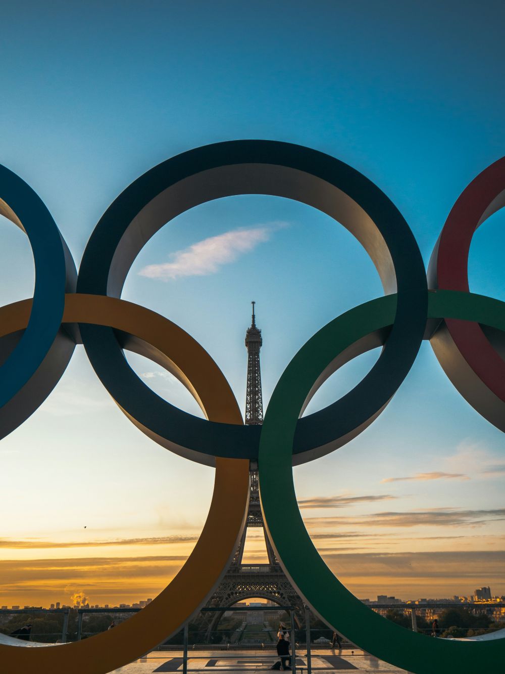 la tour eiffel con i cinque cerchi