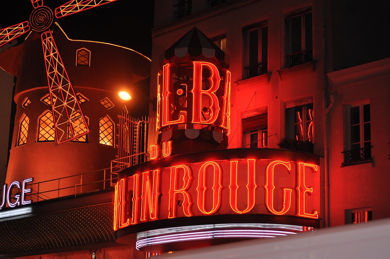 La facciata del Moulin Rouge