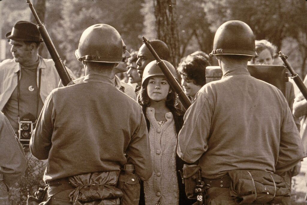 Una manifestante a Chicago nel 1968