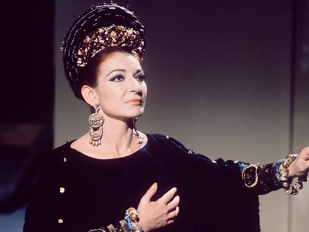 Maria Callas con i costumi di scena