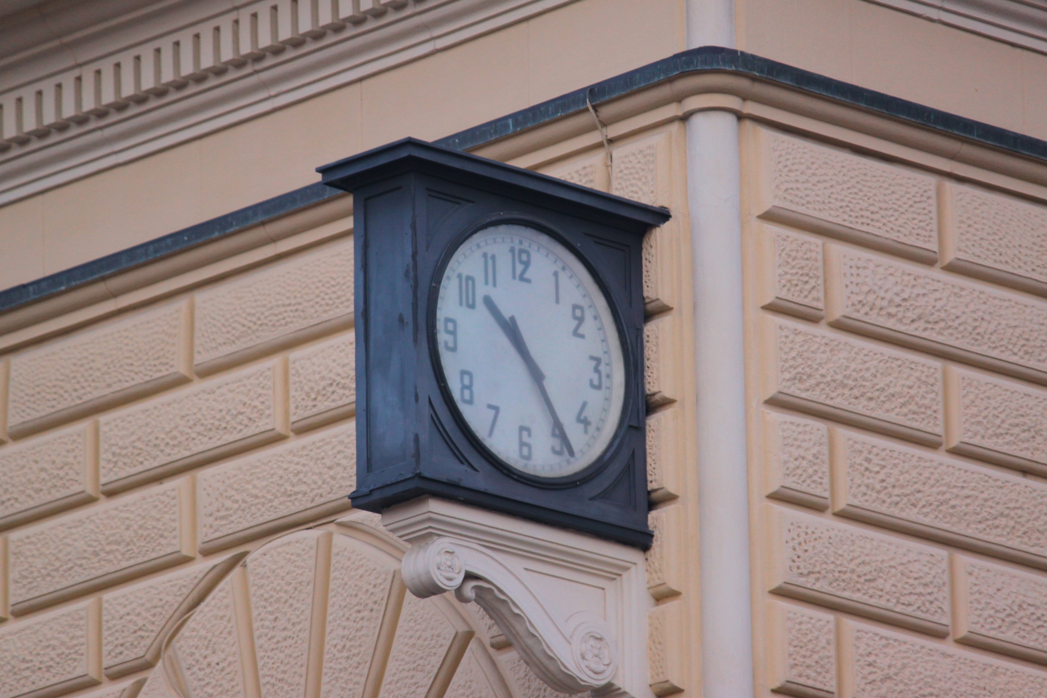 L'orologio della stazione di Bologna