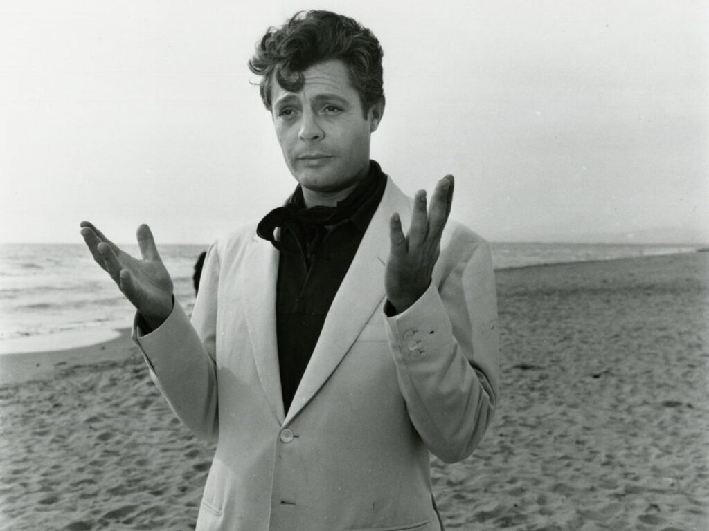 Marcello Mastroianni in La dolce vita Cineteca Bologna Reporters Associati e Archivi