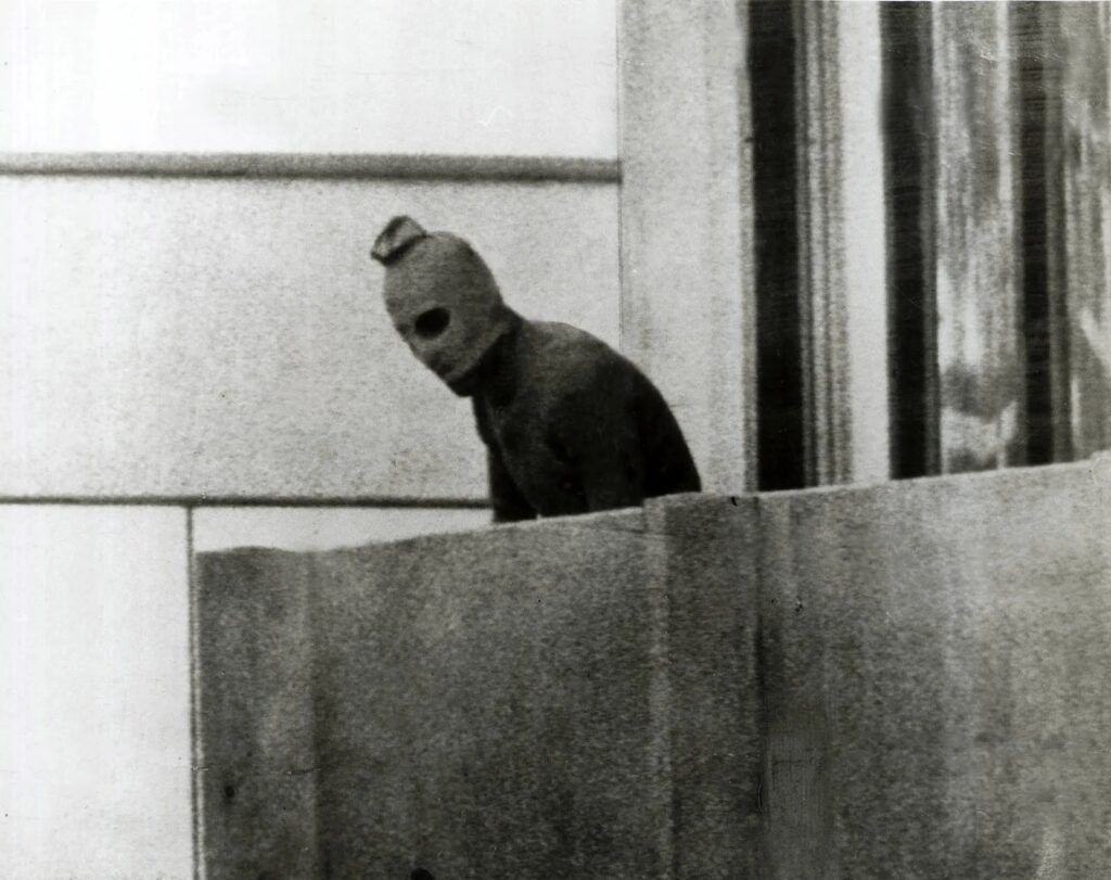 L'immagine simbolo del Massacro di Monaco '72