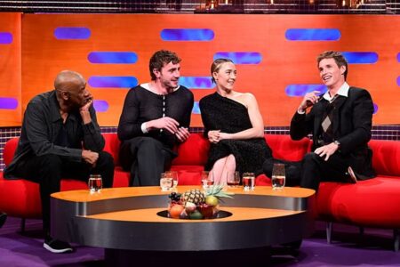 Saoirse Ronan e Paul Mescal al Graham Norton Show assieme a Denzel Washington ed Eddie Redmayne