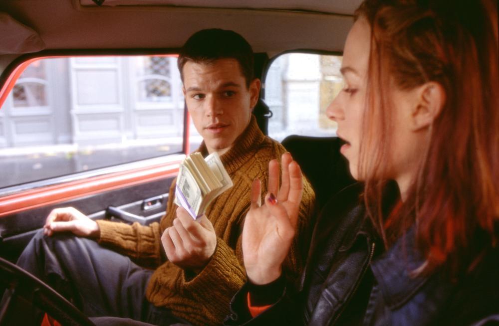 Matt Damon e Franka Potente in una scena di The Bourne Identity 