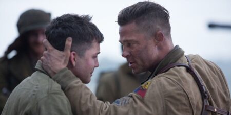 Brad Pitt e Logan Lerman in Una scena di Fury