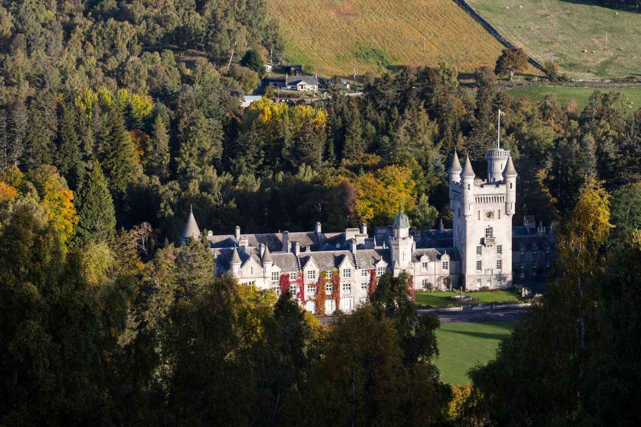 Il castello di Balmoral aperto per i matrimoni? Ecco cosa sappiamo della decisione di Re Carlo