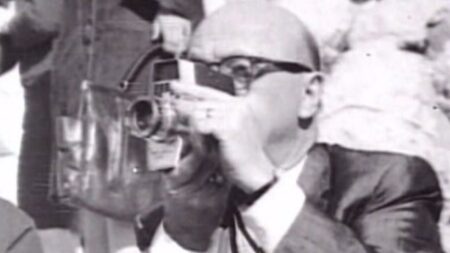 Abraham Zapruder con la sua cinepresa