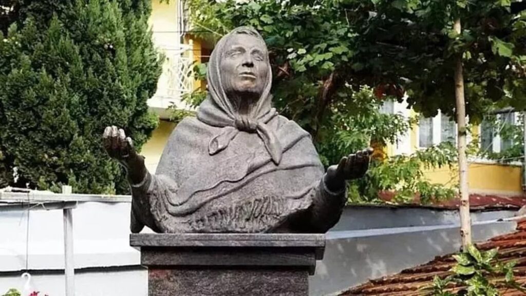 Busto commemorativo per Baba Vanga