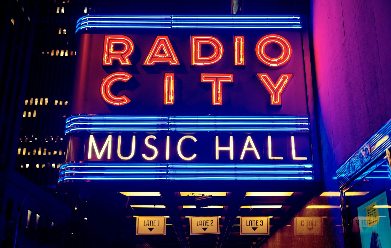 Che cos’è il Radio City Music  Hall (e perché è un mito)