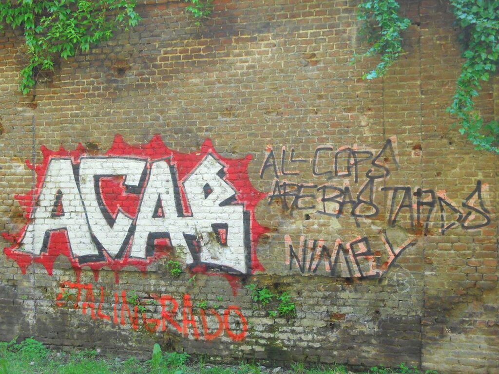 Scritta murale ACAB