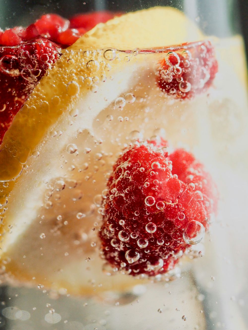 acqua frizzante in un bicchiere