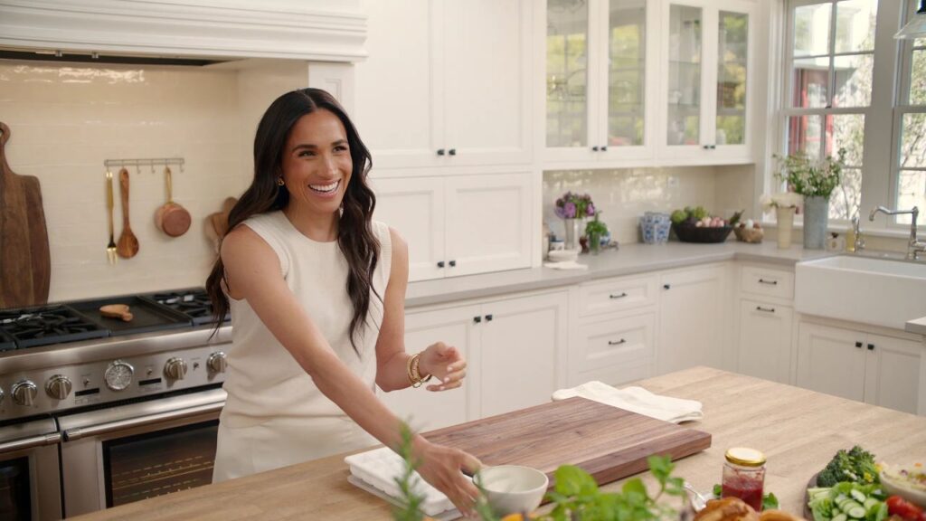 Meghan Markle in un epsiodio di With Love