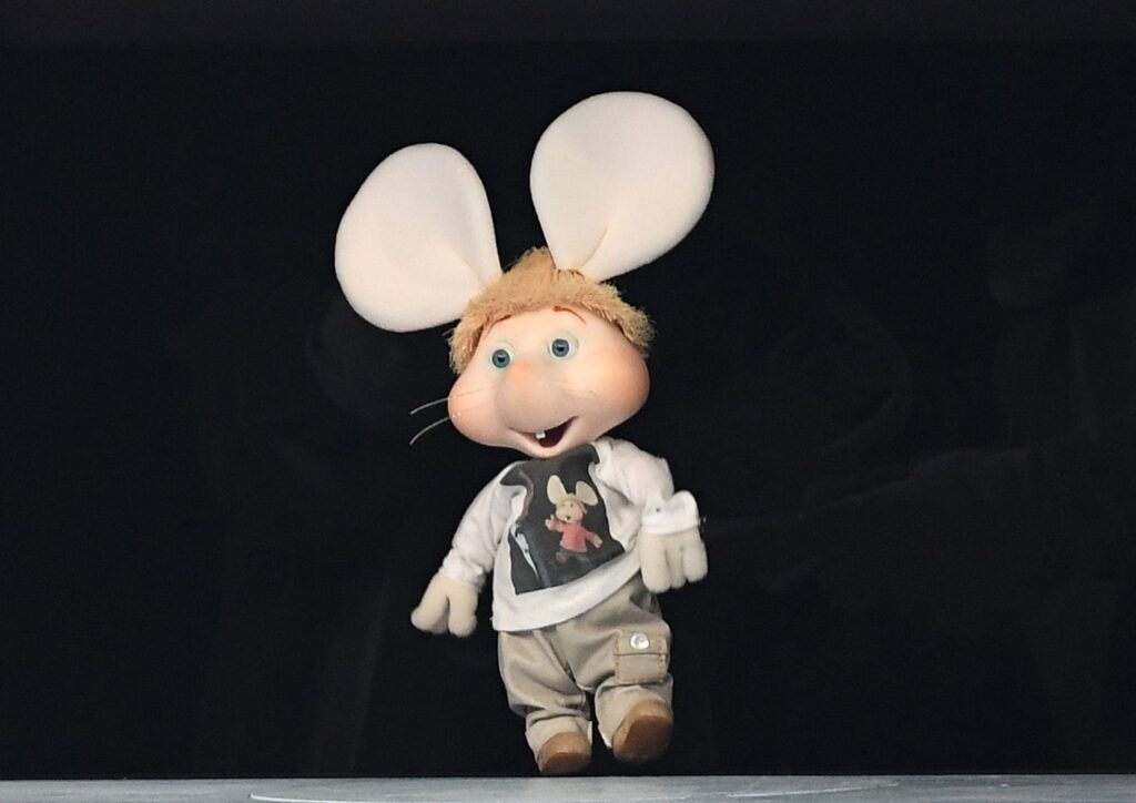 Topo Gigio in una delle sue apparizioni