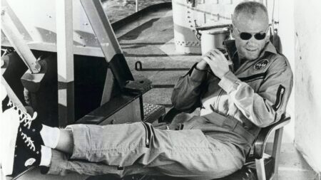 John Glenn poco dopo la sua prima missione in orbita