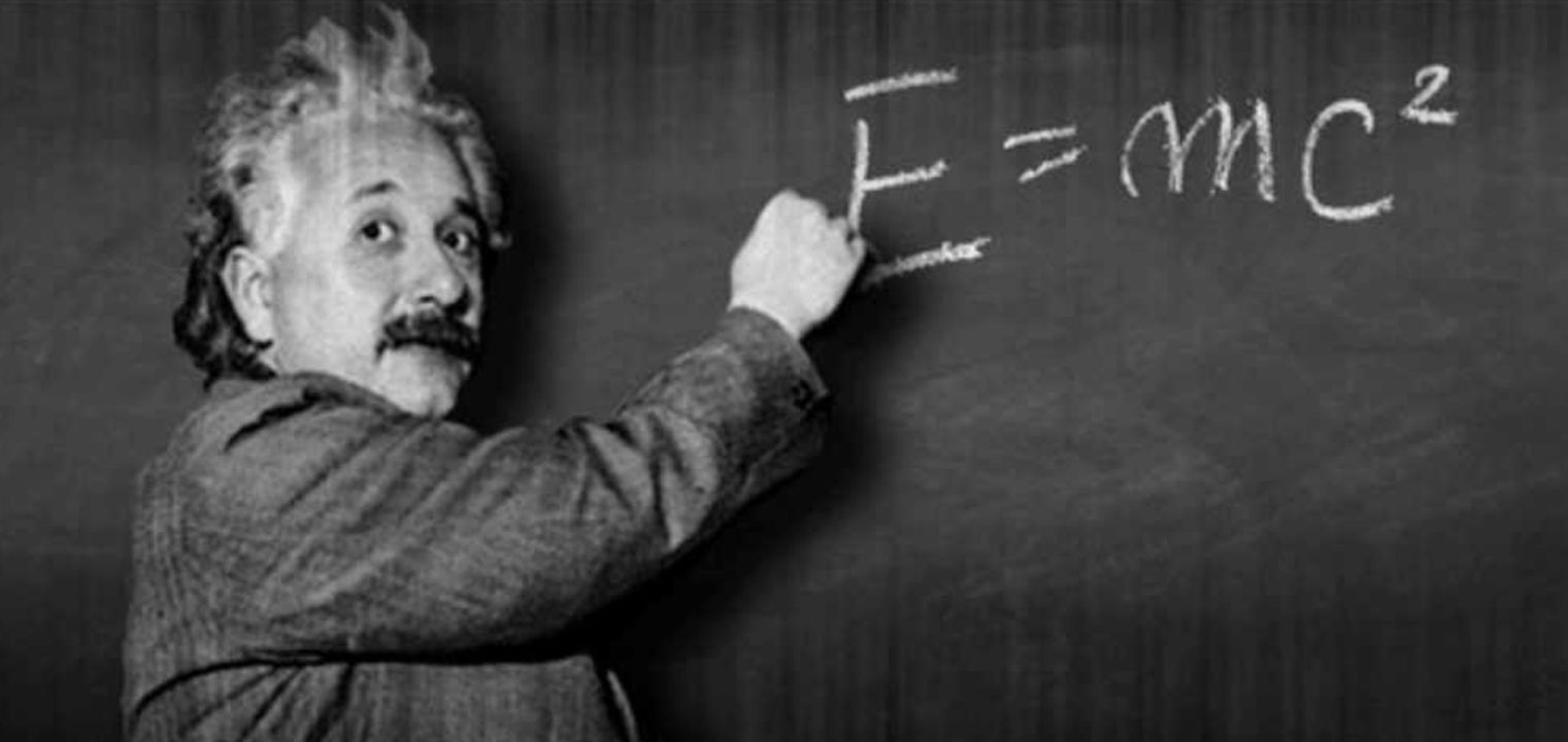 Albert Einstein e la sua celebre formula EMC2