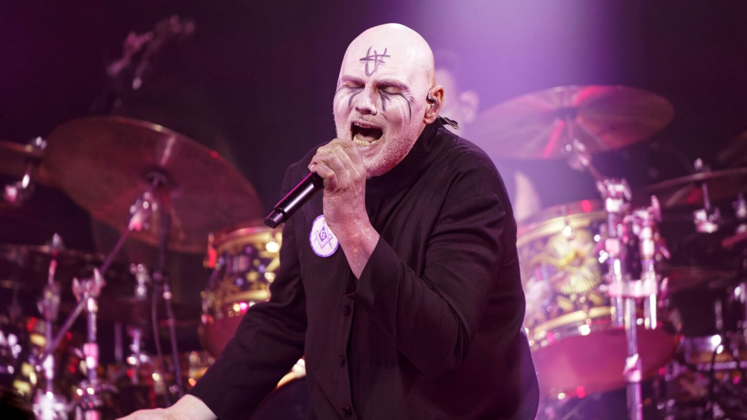 Billy Corgan degli Smashing Pumpkins è stato davvero in Super Vicky? La teoria dei fan è una bufala assoluta Billy Corgan