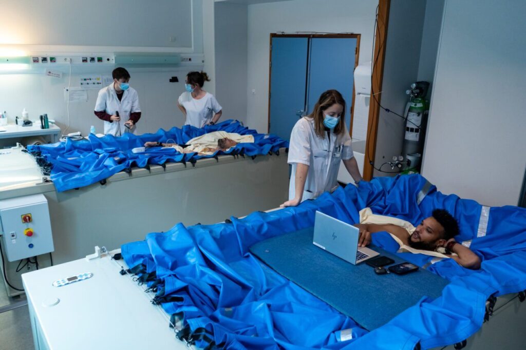 L’ESA cerca volontari per dormire sull’acqua: la paga? 5.000 euro Esperimento ESA