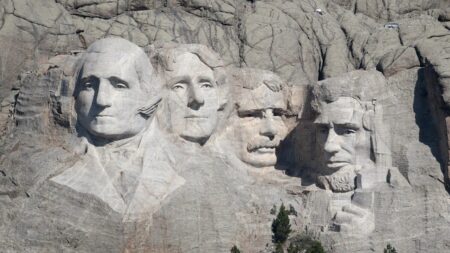 I 4 volti scolpiti sul Monte Rushmore