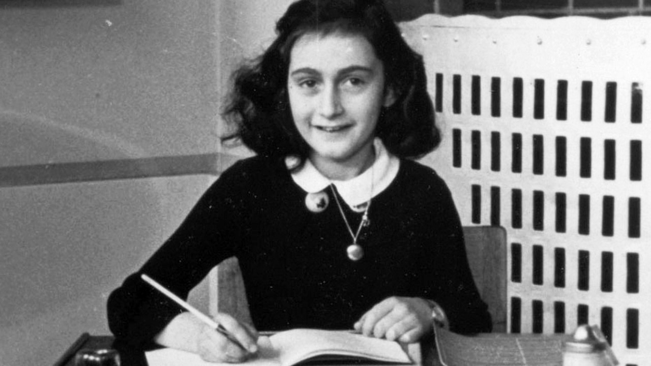 Anne Frank alla 6a Scuola Primaria Pubblica Montessori di Amsterdam, nel 1940