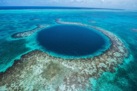 Il Great Blue Hole in Belize