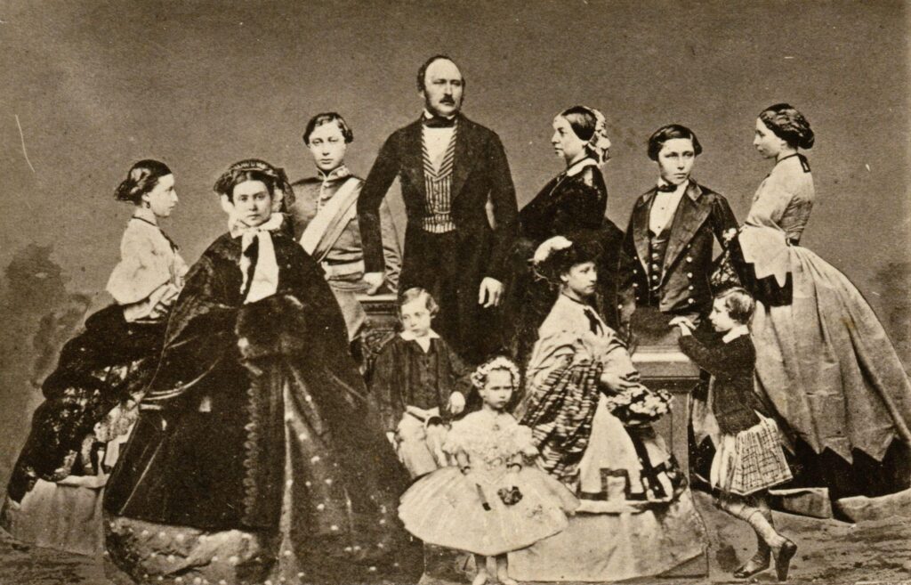 La regina Vittoria con marito e figli
