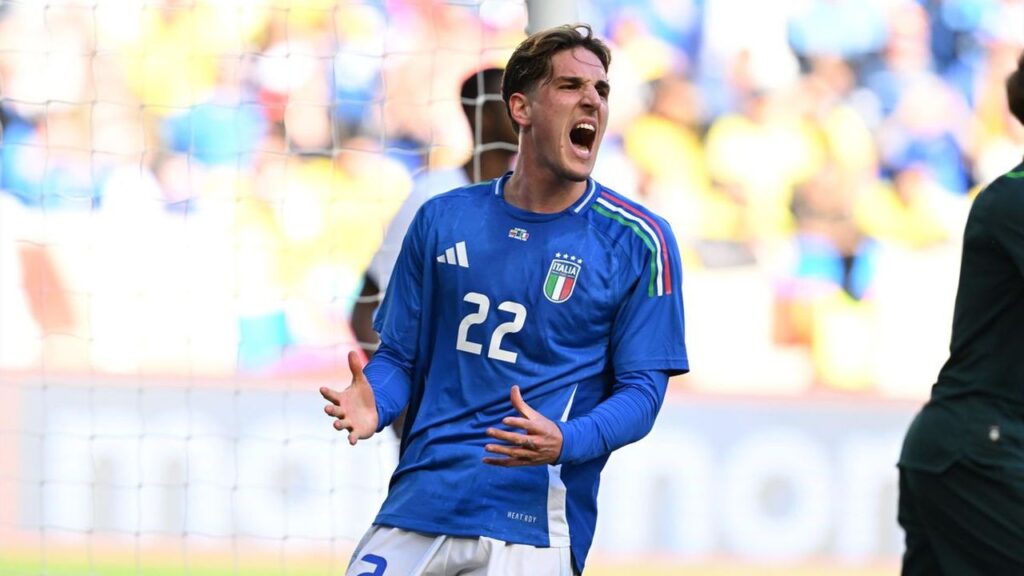 Scandalo scommesse in serie A: quali calciatori sono coinvolti e cosa rischiano? Nicolò Zaniolo con la maglia della Nazionale